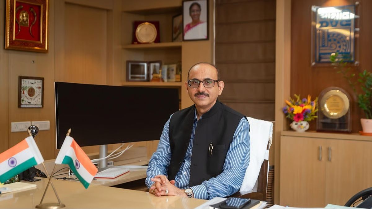 Rajesh Pandey, IAS assumes charge as Chairman, DVC