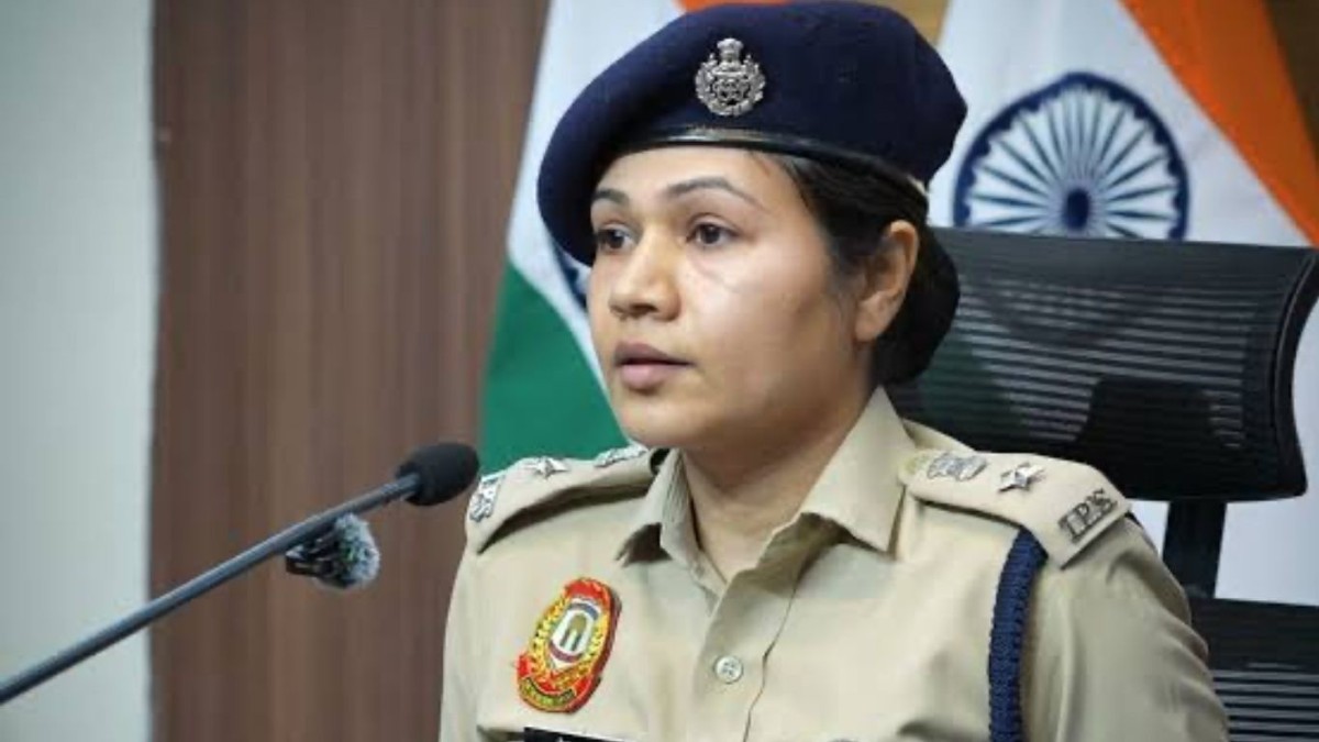 DCP Neha Yadav emerges as Delhi Police’s resolute voice amid CJP protests