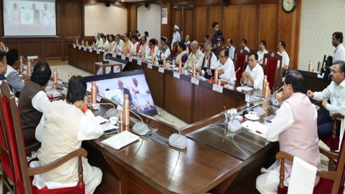 MP Cabinet Holds Special Meeting to Mark Modi’s 25 Years in Power