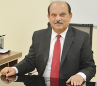Dr Dhingra gets â€˜Dewang Mehta National Education Awardâ€™