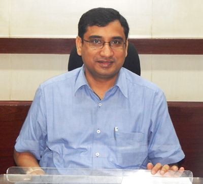 Dr Basavraju S assumes charge as Raipur Distt Collector