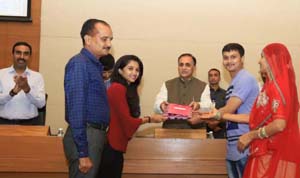 Gujarat CM continues tradition