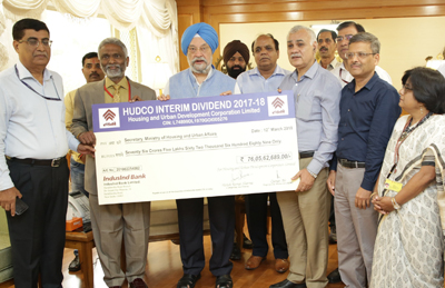 HUDCO Pays Rs.110.10 crore Dividend for FY 2017-18