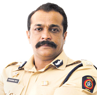 Mumbai East Joint Commissioner, Himanshu Roy commits suicide