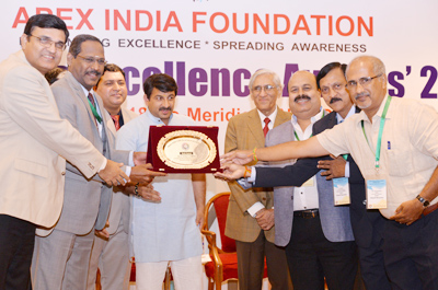 NLC CMD Dr Acharya honoured with Apex India CSR Icon of Year 2017 Award