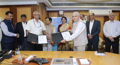 NTPC , IRCTC sign MoU for packaged drinking water project
