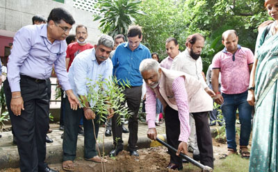 HUDCO CMD Dr M Ravi Kanth plants sapling