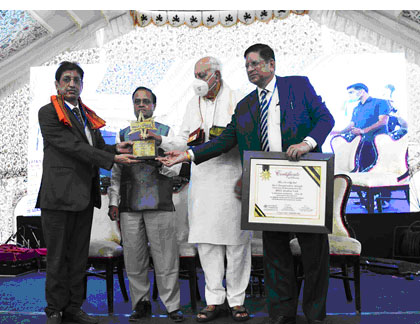 CMD, IREL (India) Limited bestowed with the Leading Director Award