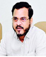 Two former Chief Secretaries lose to Mahesh Pathak in Maharashtra!