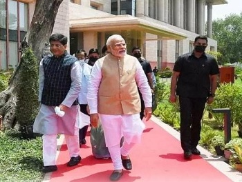 Prime Minister inaugurates NBCC built Vanijya Bhawan
