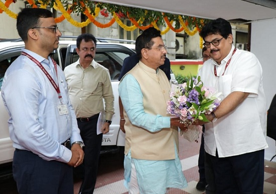 Union Minister Pralhad Joshi visits HCL Corporate Office