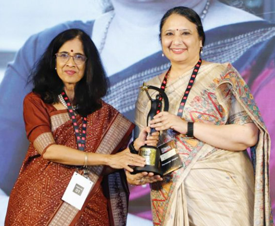 PFC CMD, Mrs Parminder Chopra honored with â€˜Finance Leader of the Yearâ€™ Award