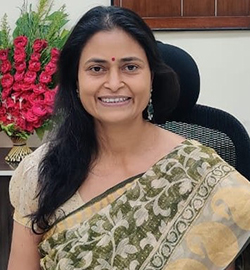 Ms Pande, the first woman DRM of Bhusawal takes over the charge