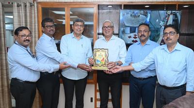 CMD Dr Prem Sagar Mishra conferred with Best CEO Award