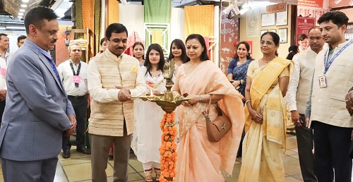 Secretary (MEA) inaugurates Master Craftsman Exhibition