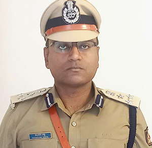Shantanu Sinha gets full charge in Karnataka